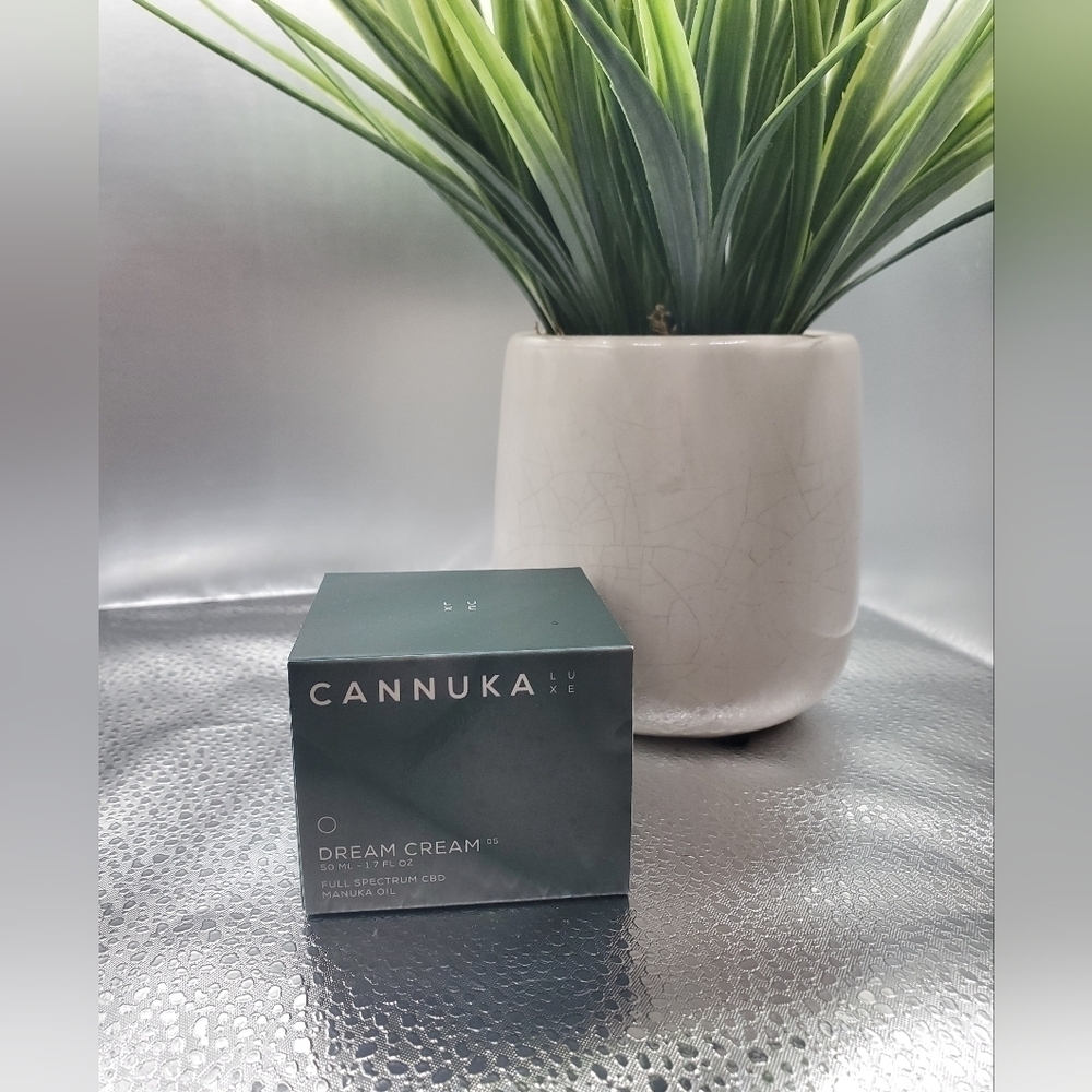 Cannuka Cannaluxe Manuka Honey Dream Cream Night Time Moisturizer RT$78 Natural